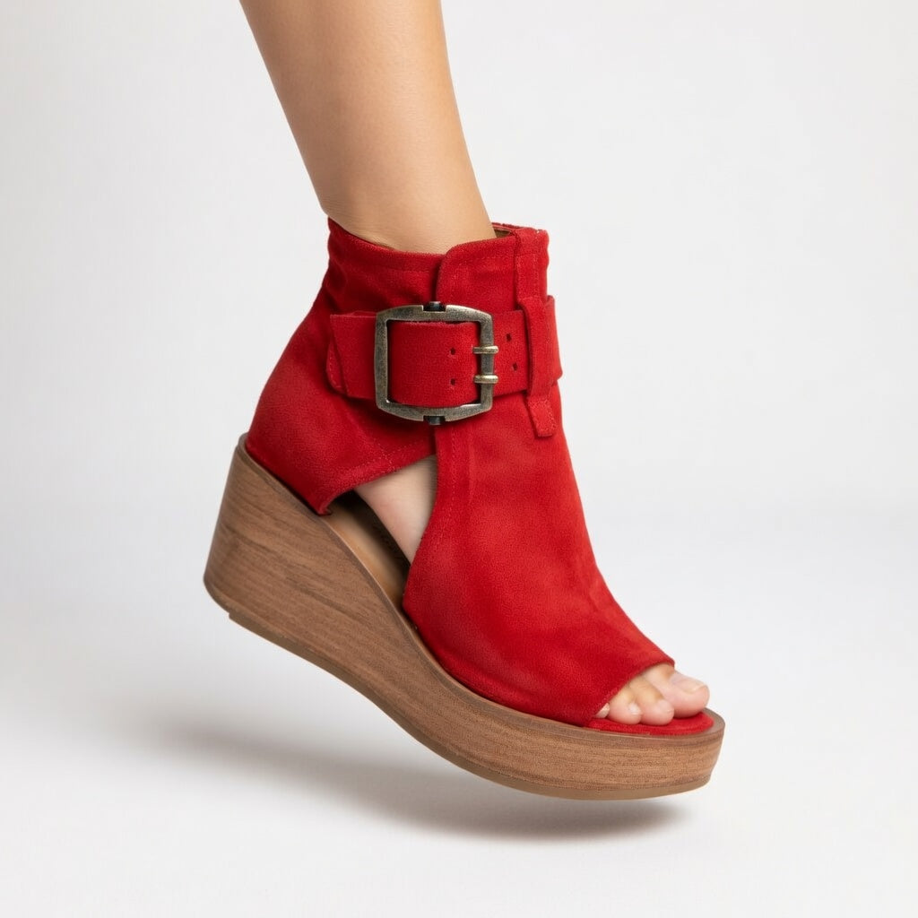 Cleó Buckle Wedges
