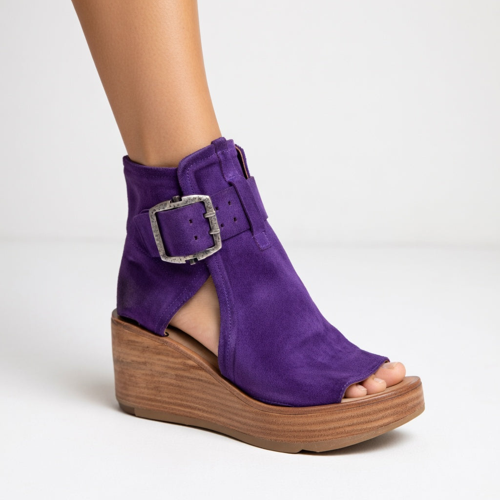 Cleó Buckle Wedges